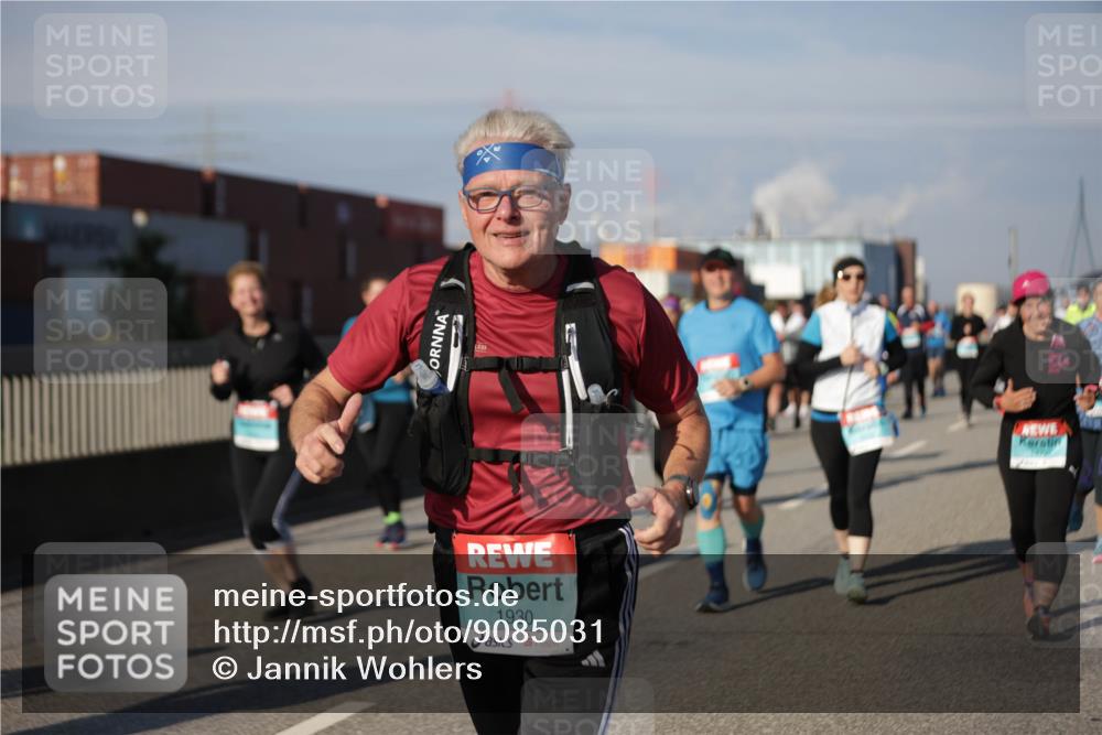 03.10.2025 - Köhlbrandbrückenlauf Jannik Wohlers http://msf.ph/oto/9085031 03.10.2025 10:07:19 Position 3 1930 meine-sportfotos.de
