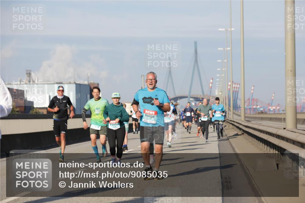 03.10.2025 - Köhlbrandbrückenlauf Jannik Wohlers http://msf.ph/oto/9085035 03.10.2025 09:56:37 Position 3 1418, 1642 meine-sportfotos.de