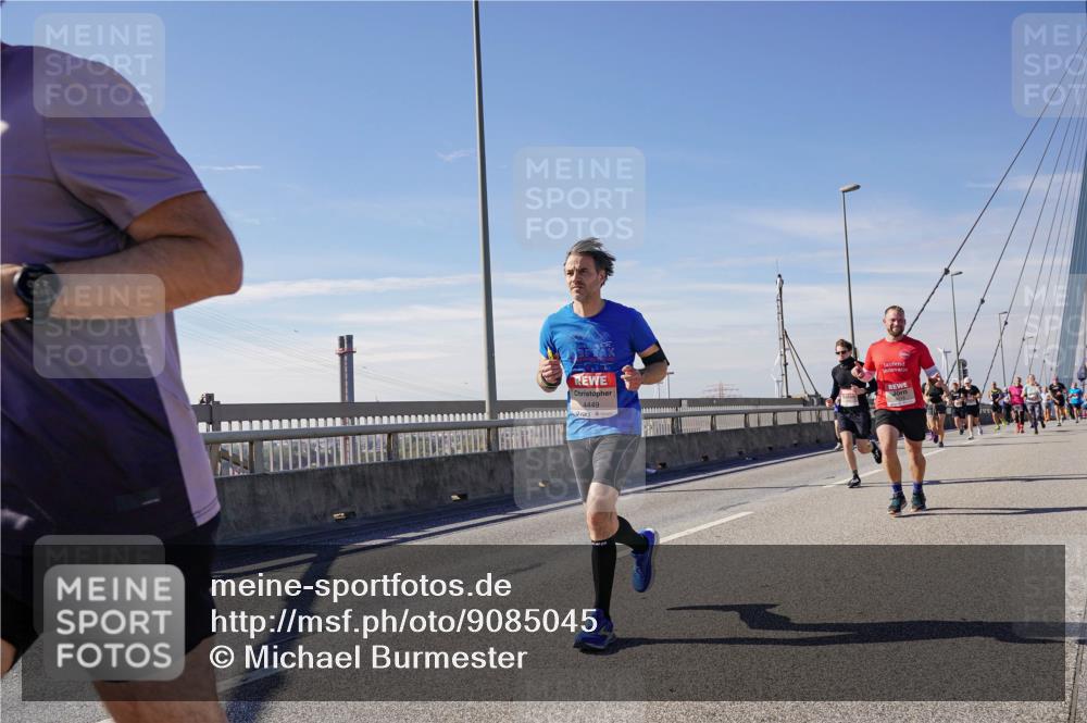 03.10.2025 - Köhlbrandbrückenlauf Michael Burmester http://msf.ph/oto/9085045 03.10.2025 12:42:54 Position 2 4449 meine-sportfotos.de