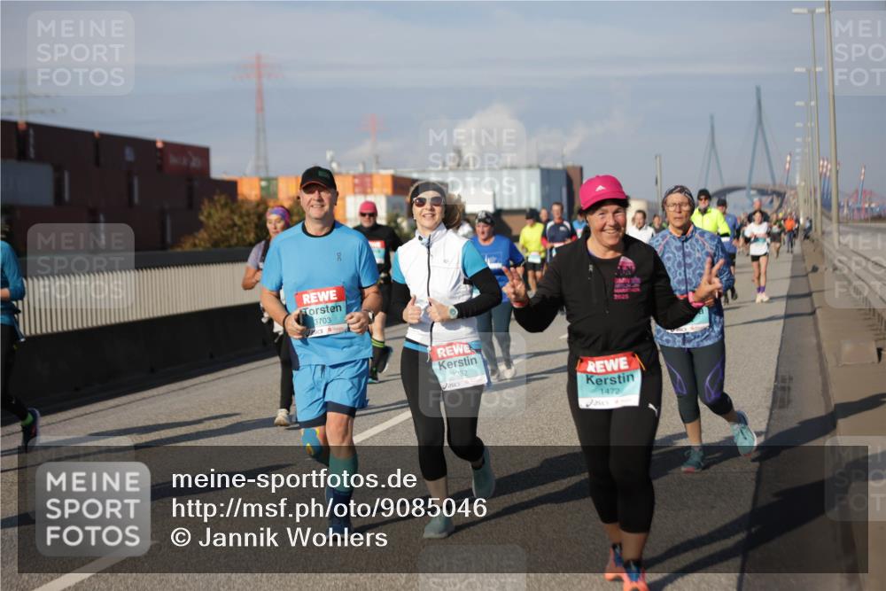 03.10.2025 - Köhlbrandbrückenlauf Jannik Wohlers http://msf.ph/oto/9085046 03.10.2025 10:07:20 Position 3 3703, 2025, 3232, 1472 meine-sportfotos.de