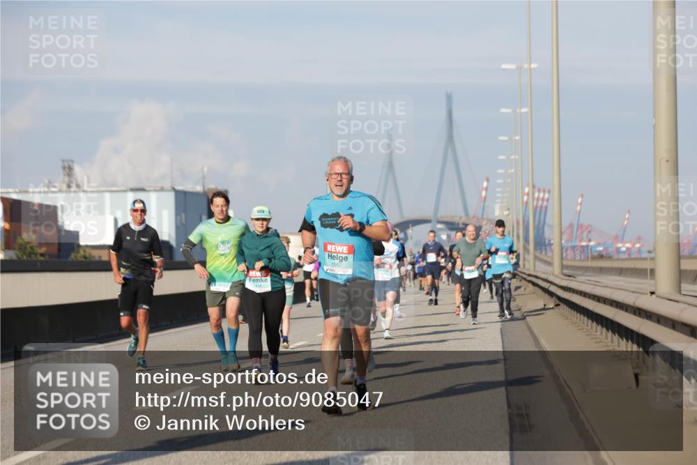 03.10.2025 - Köhlbrandbrückenlauf Jannik Wohlers http://msf.ph/oto/9085047 03.10.2025 09:56:37 Position 3 1418, 1642 meine-sportfotos.de