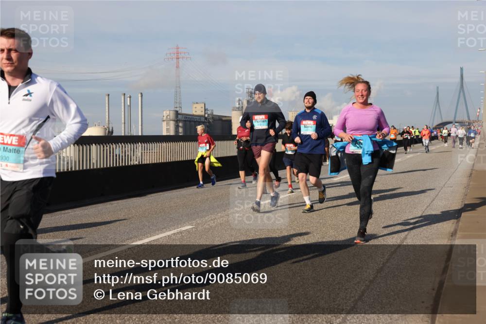 03.10.2025 - Köhlbrandbrückenlauf Lena Gebhardt http://msf.ph/oto/9085069 03.10.2025 10:05:25 Position 2 930 meine-sportfotos.de