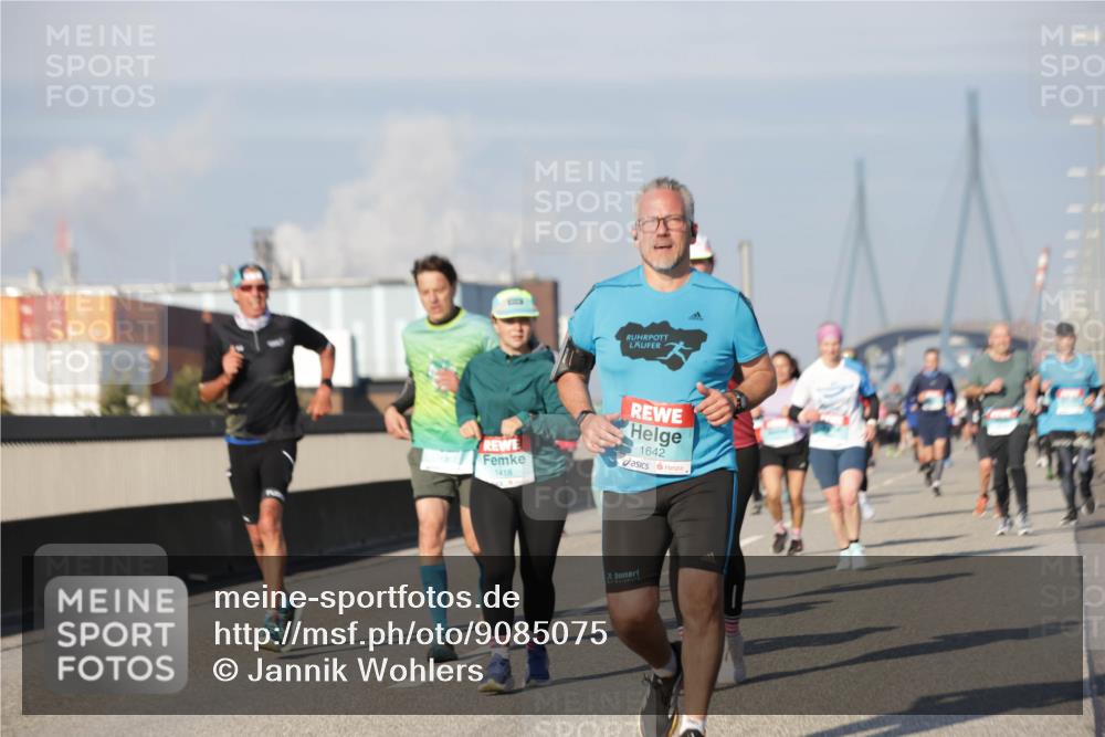 03.10.2025 - Köhlbrandbrückenlauf Jannik Wohlers http://msf.ph/oto/9085075 03.10.2025 09:56:39 Position 3 1418, 1642 meine-sportfotos.de