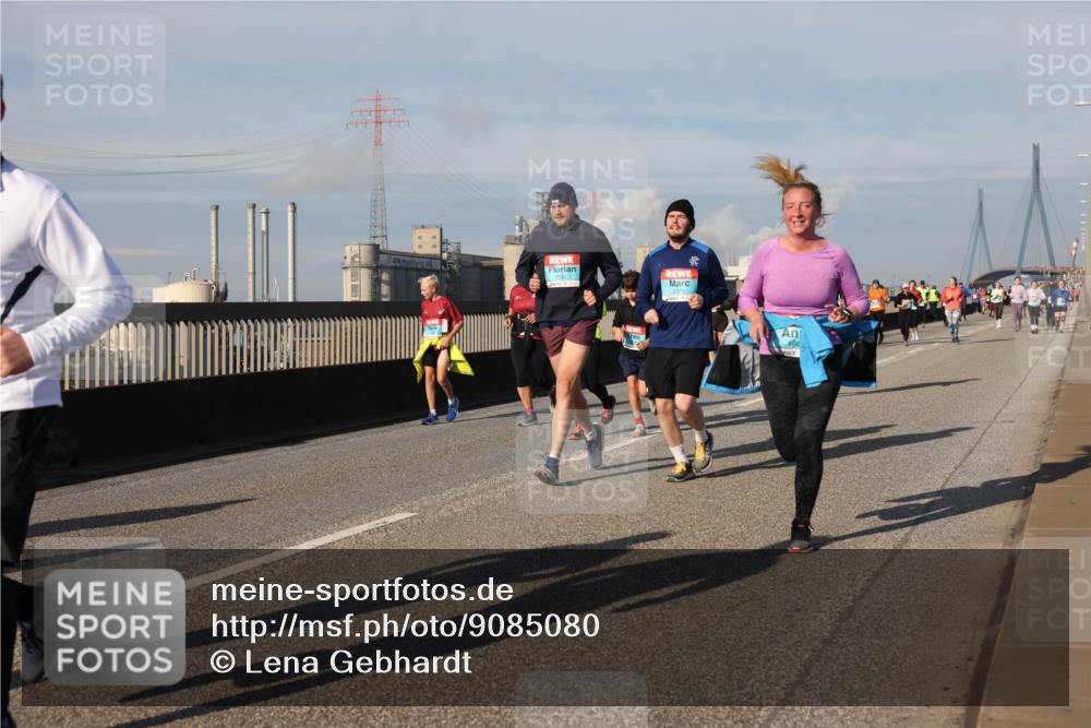 03.10.2025 - Köhlbrandbrückenlauf Lena Gebhardt http://msf.ph/oto/9085080 03.10.2025 10:05:26 Position 2 2351, 192 meine-sportfotos.de