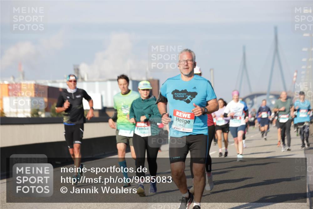 03.10.2025 - Köhlbrandbrückenlauf Jannik Wohlers http://msf.ph/oto/9085083 03.10.2025 09:56:39 Position 3 1418, 1642 meine-sportfotos.de