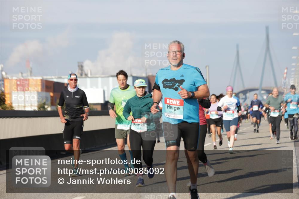 03.10.2025 - Köhlbrandbrückenlauf Jannik Wohlers http://msf.ph/oto/9085092 03.10.2025 09:56:39 Position 3 1418, 1642 meine-sportfotos.de