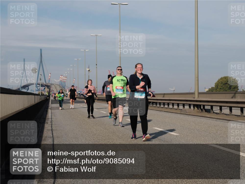 03.10.2025 - Köhlbrandbrückenlauf Fabian Wolf http://msf.ph/oto/9085094 03.10.2025 10:20:17 Position 3 2428 meine-sportfotos.de