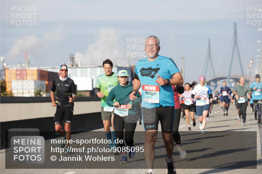 03.10.2025 - Köhlbrandbrückenlauf Jannik Wohlers http://msf.ph/oto/9085095 03.10.2025 09:56:39 Position 3 1362, 1418, 1642 meine-sportfotos.de