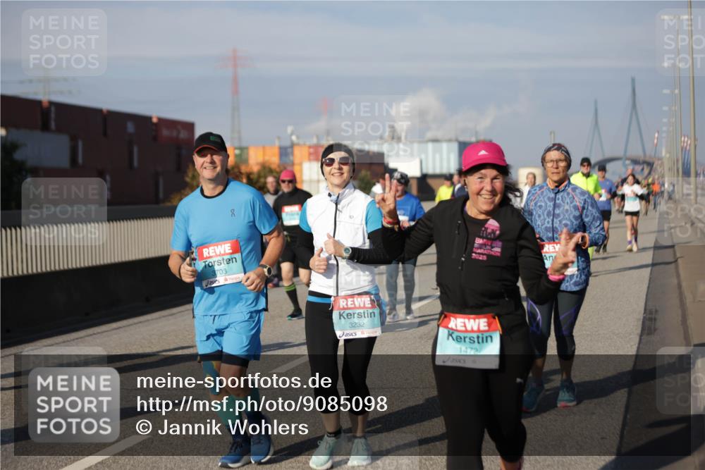 03.10.2025 - Köhlbrandbrückenlauf Jannik Wohlers http://msf.ph/oto/9085098 03.10.2025 10:07:21 Position 3 3703, 2025, 3232, 1472 meine-sportfotos.de