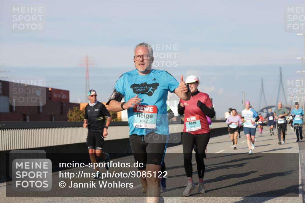03.10.2025 - Köhlbrandbrückenlauf Jannik Wohlers http://msf.ph/oto/9085122 03.10.2025 09:56:41 Position 3 1642, 2061 meine-sportfotos.de