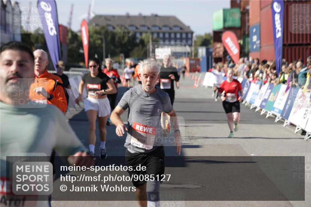 03.10.2025 - Köhlbrandbrückenlauf Jannik Wohlers http://msf.ph/oto/9085127 03.10.2025 13:18:36 Ziel 4154, 4280, 4341, 4606, 4796, 4812, 4819, 4826, 4882, 5115, 5178, 5192, 6084, 6429, 6596, 6700, 6758 meine-sportfotos.de