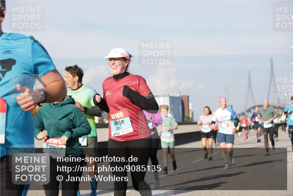 03.10.2025 - Köhlbrandbrückenlauf Jannik Wohlers http://msf.ph/oto/9085135 03.10.2025 09:56:41 Position 3 1418, 2061 meine-sportfotos.de