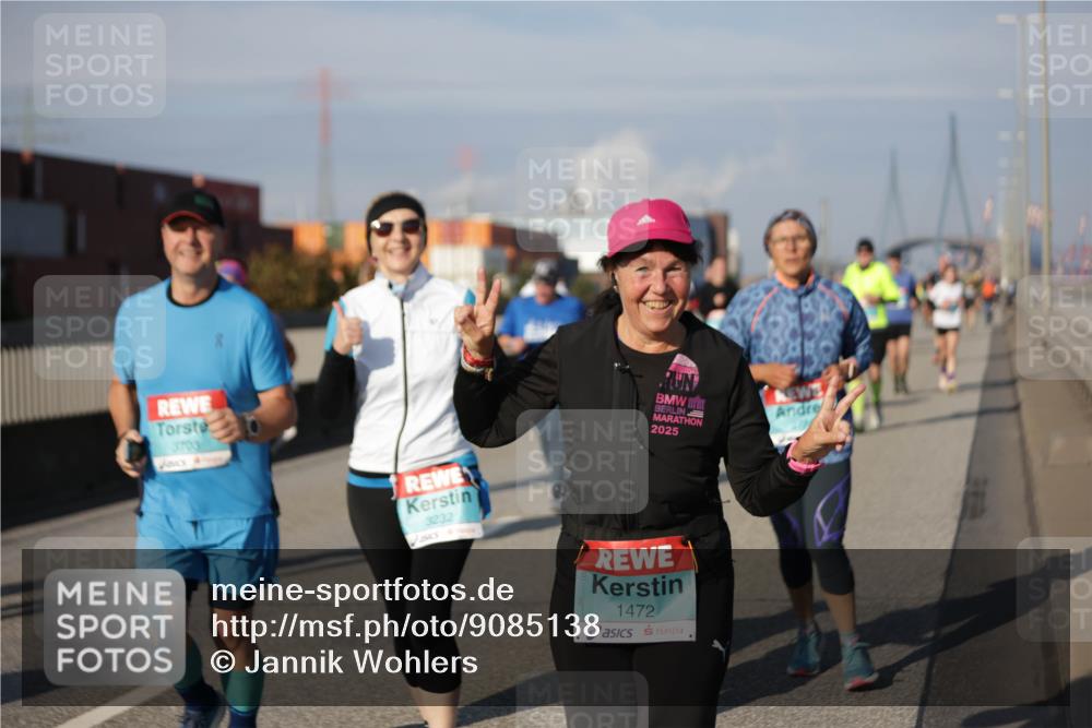 03.10.2025 - Köhlbrandbrückenlauf Jannik Wohlers http://msf.ph/oto/9085138 03.10.2025 10:07:21 Position 3 3703, 3232, 2025, 1472 meine-sportfotos.de