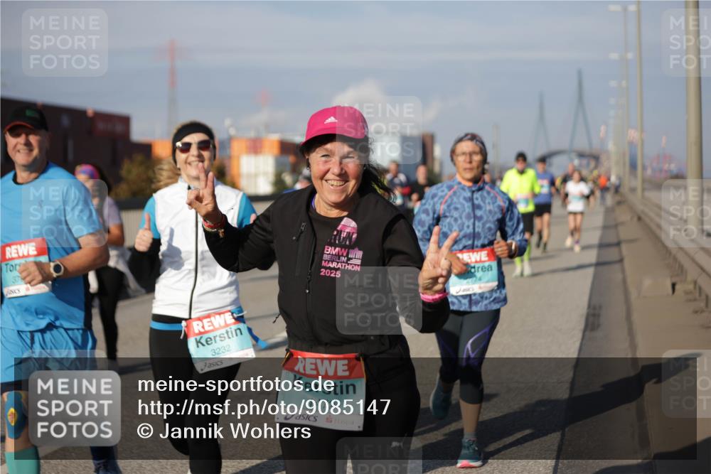 03.10.2025 - Köhlbrandbrückenlauf Jannik Wohlers http://msf.ph/oto/9085147 03.10.2025 10:07:21 Position 3 2025, 3232, 1472, 2174 meine-sportfotos.de