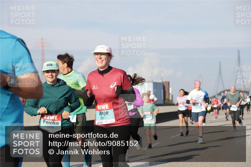 03.10.2025 - Köhlbrandbrückenlauf Jannik Wohlers http://msf.ph/oto/9085152 03.10.2025 09:56:42 Position 3 1418, 2061 meine-sportfotos.de