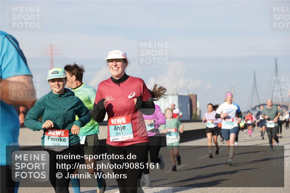 03.10.2025 - Köhlbrandbrückenlauf Jannik Wohlers http://msf.ph/oto/9085161 03.10.2025 09:56:42 Position 3 1418, 2061 meine-sportfotos.de
