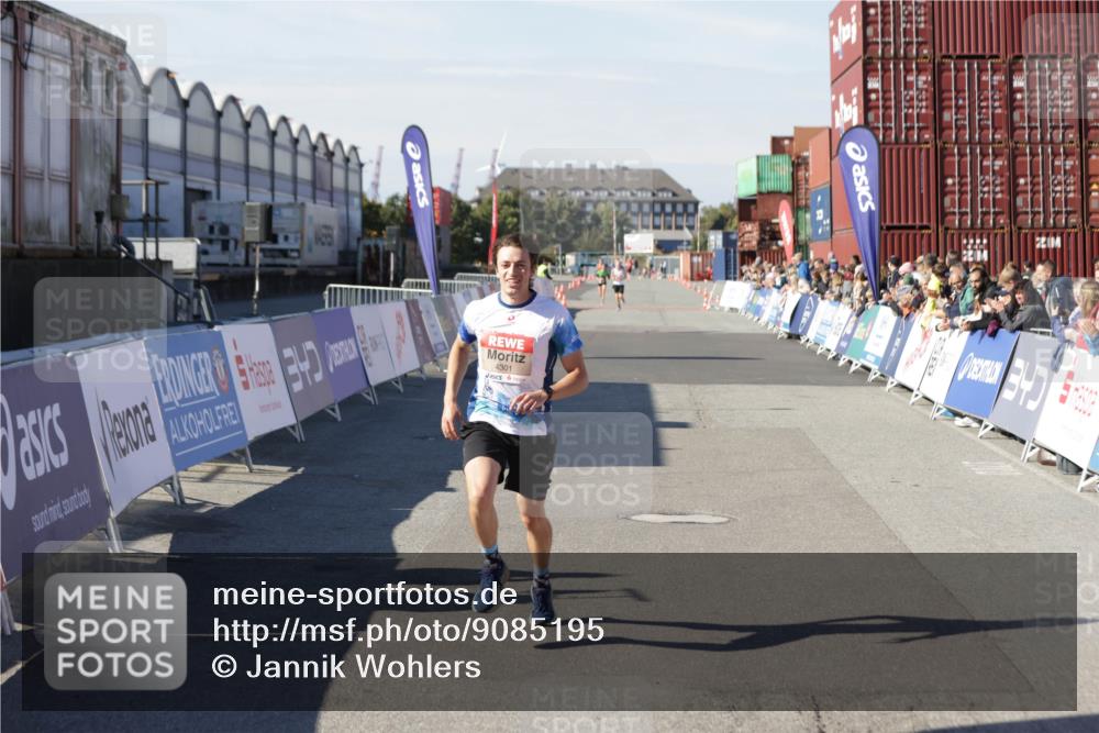 03.10.2025 - Köhlbrandbrückenlauf Jannik Wohlers http://msf.ph/oto/9085195 03.10.2025 12:52:18 Ziel 4301 meine-sportfotos.de