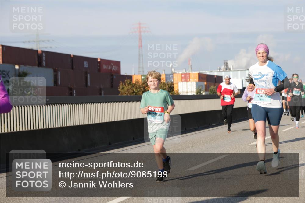 03.10.2025 - Köhlbrandbrückenlauf Jannik Wohlers http://msf.ph/oto/9085199 03.10.2025 09:56:44 Position 3 1806, 41, 1640 meine-sportfotos.de