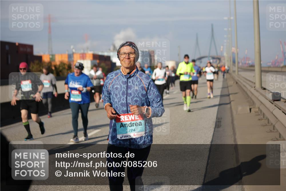 03.10.2025 - Köhlbrandbrückenlauf Jannik Wohlers http://msf.ph/oto/9085206 03.10.2025 10:07:22 Position 3 2774 meine-sportfotos.de