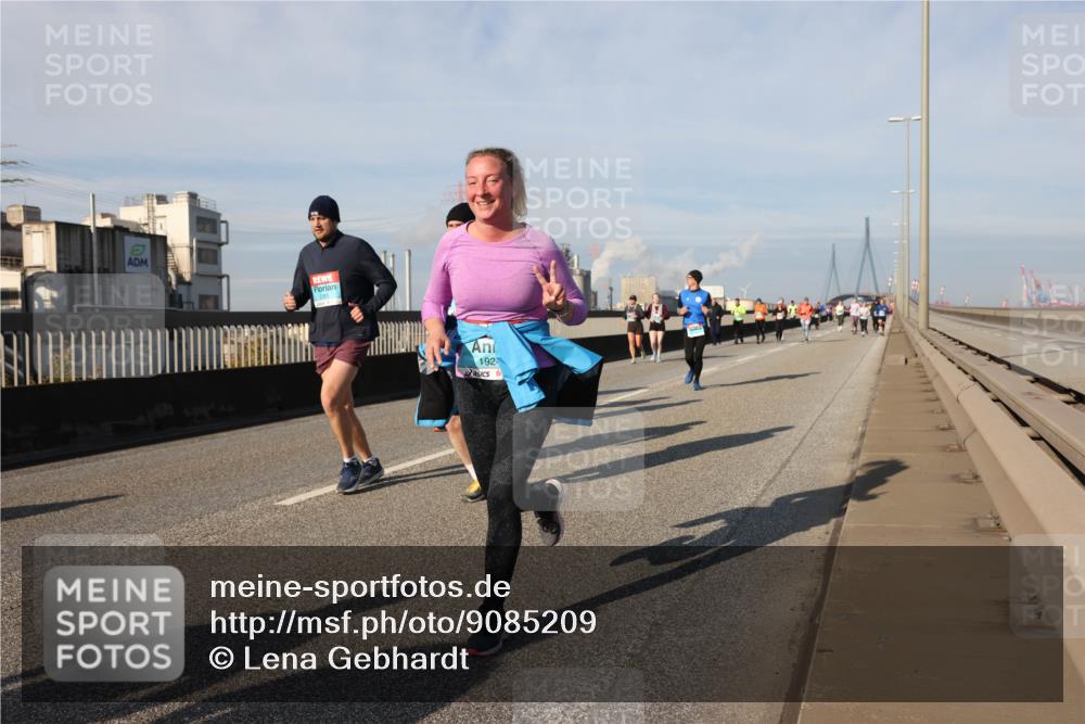 03.10.2025 - Köhlbrandbrückenlauf Lena Gebhardt http://msf.ph/oto/9085209 03.10.2025 10:05:27 Position 2 192 meine-sportfotos.de