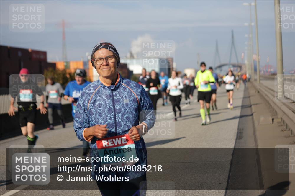 03.10.2025 - Köhlbrandbrückenlauf Jannik Wohlers http://msf.ph/oto/9085218 03.10.2025 10:07:22 Position 3 2774 meine-sportfotos.de