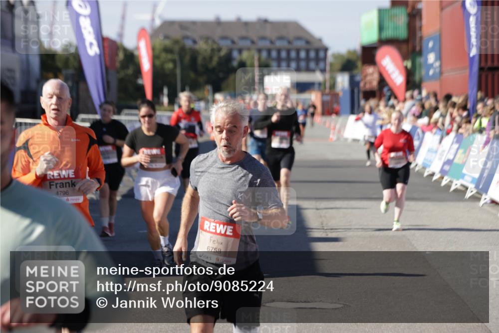 03.10.2025 - Köhlbrandbrückenlauf Jannik Wohlers http://msf.ph/oto/9085224 03.10.2025 13:18:36 Ziel 4154, 4280, 4341, 4606, 4796, 4812, 4819, 4826, 4882, 5115, 5178, 5192, 6084, 6429, 6596, 6700, 6758 meine-sportfotos.de