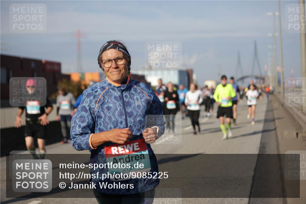 03.10.2025 - Köhlbrandbrückenlauf Jannik Wohlers http://msf.ph/oto/9085225 03.10.2025 10:07:23 Position 3 2774 meine-sportfotos.de