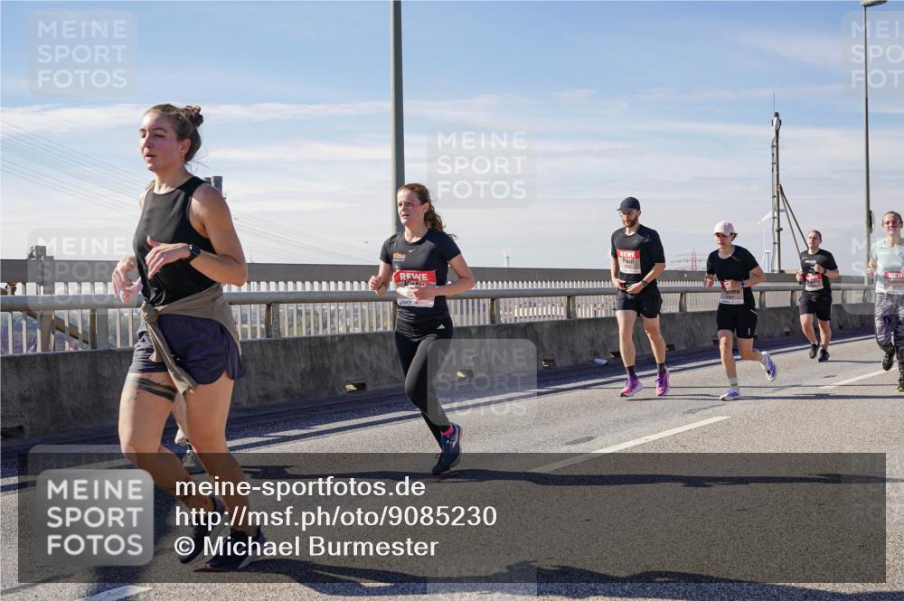 03.10.2025 - Köhlbrandbrückenlauf Michael Burmester http://msf.ph/oto/9085230 03.10.2025 12:43:00 Position 2  meine-sportfotos.de