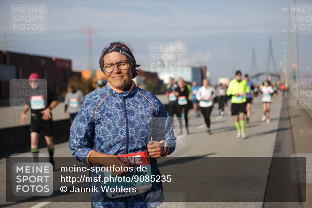 03.10.2025 - Köhlbrandbrückenlauf Jannik Wohlers http://msf.ph/oto/9085235 03.10.2025 10:07:23 Position 3 2774 meine-sportfotos.de
