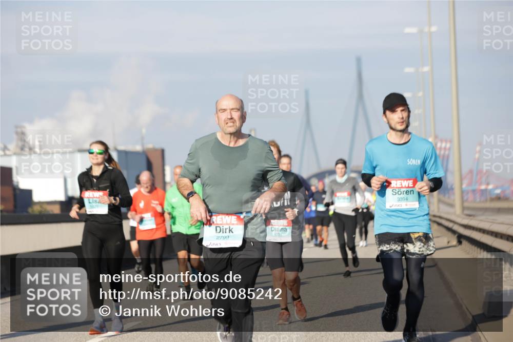03.10.2025 - Köhlbrandbrückenlauf Jannik Wohlers http://msf.ph/oto/9085242 03.10.2025 09:56:46 Position 3 2799, 1771, 8, 3394 meine-sportfotos.de