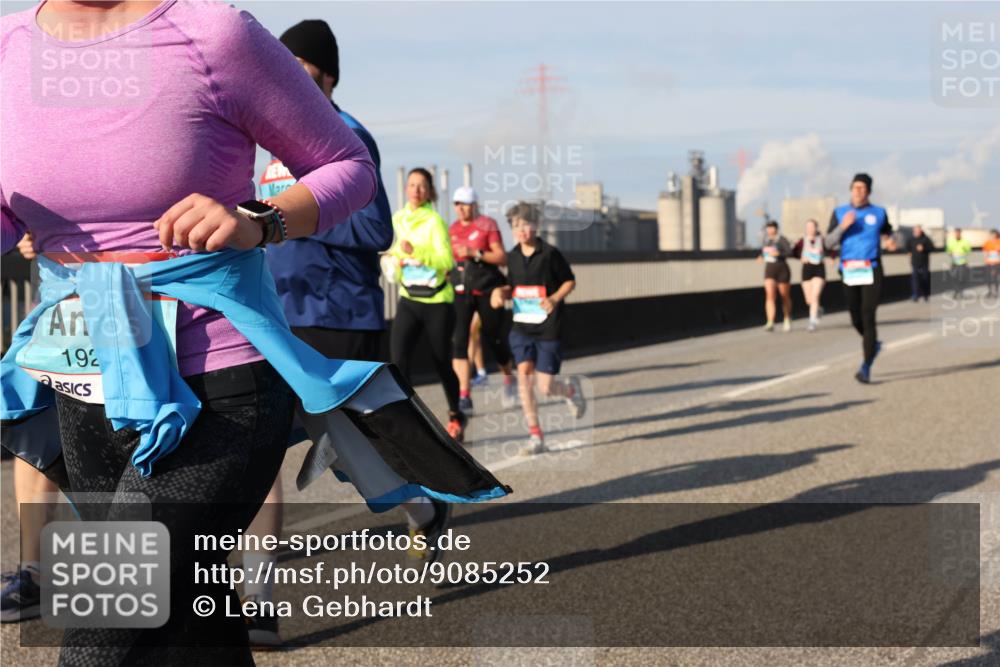 03.10.2025 - Köhlbrandbrückenlauf Lena Gebhardt http://msf.ph/oto/9085252 03.10.2025 10:05:28 Position 2 192 meine-sportfotos.de