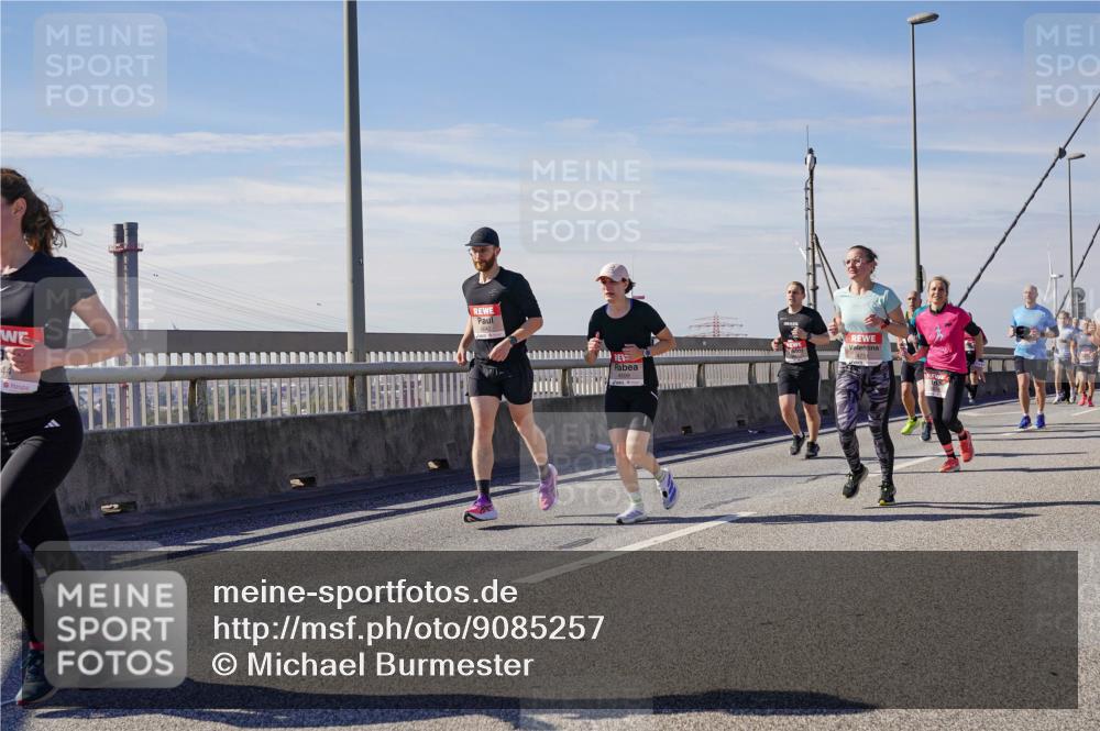 03.10.2025 - Köhlbrandbrückenlauf Michael Burmester http://msf.ph/oto/9085257 03.10.2025 12:43:00 Position 2  meine-sportfotos.de