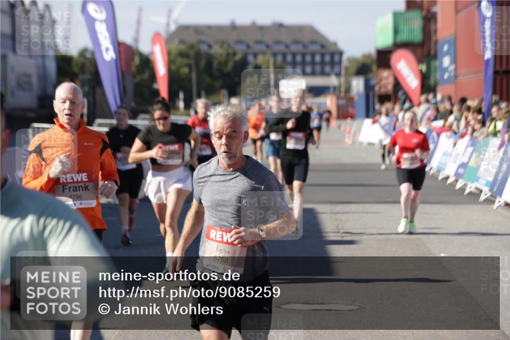 03.10.2025 - Köhlbrandbrückenlauf Jannik Wohlers http://msf.ph/oto/9085259 03.10.2025 13:18:36 Ziel 4154, 4280, 4341, 4606, 4796, 4812, 4819, 4826, 4882, 5115, 5178, 5192, 6084, 6429, 6596, 6700, 6758 meine-sportfotos.de