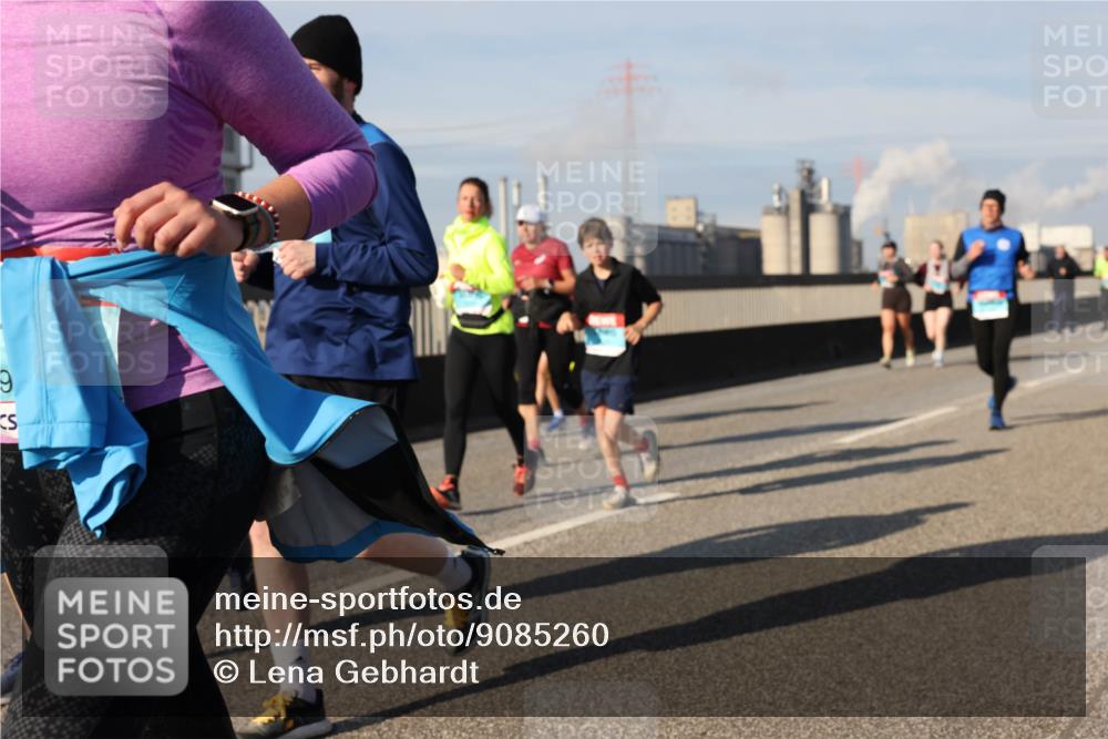 03.10.2025 - Köhlbrandbrückenlauf Lena Gebhardt http://msf.ph/oto/9085260 03.10.2025 10:05:28 Position 2 9 meine-sportfotos.de