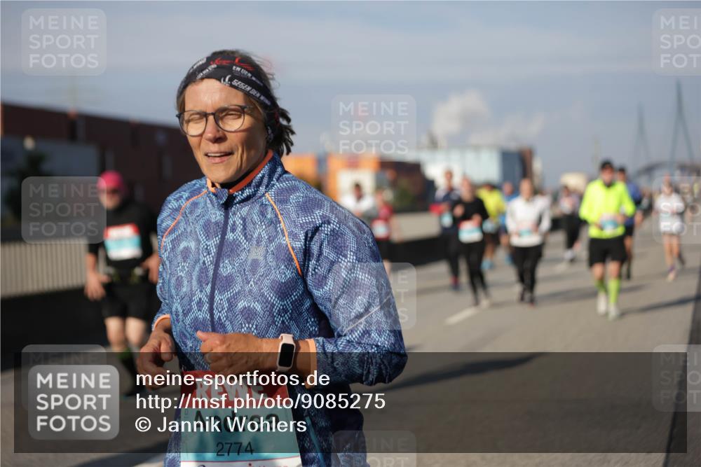 03.10.2025 - Köhlbrandbrückenlauf Jannik Wohlers http://msf.ph/oto/9085275 03.10.2025 10:07:23 Position 3 2774 meine-sportfotos.de