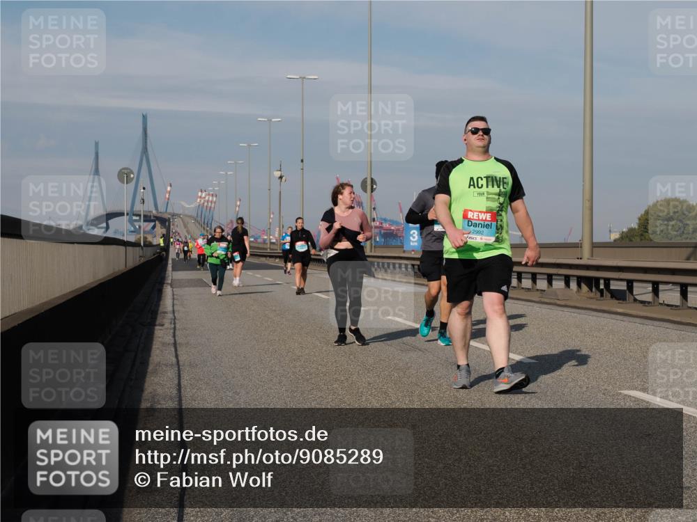 03.10.2025 - Köhlbrandbrückenlauf Fabian Wolf http://msf.ph/oto/9085289 03.10.2025 10:20:21 Position 3 3, 2992 meine-sportfotos.de