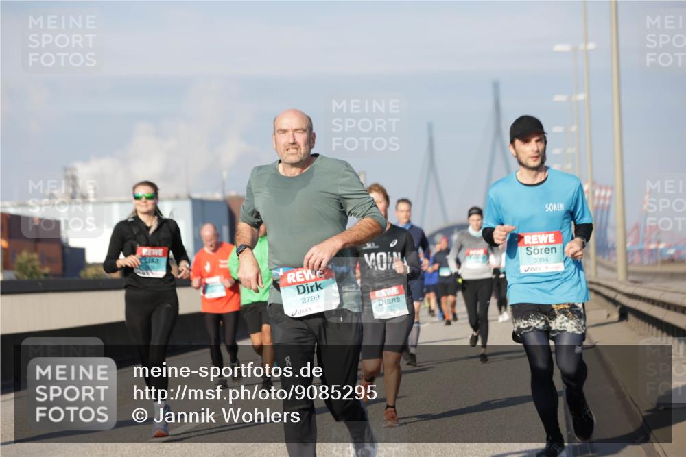 03.10.2025 - Köhlbrandbrückenlauf Jannik Wohlers http://msf.ph/oto/9085295 03.10.2025 09:56:47 Position 3 2799, 1771, 3394, 90 meine-sportfotos.de