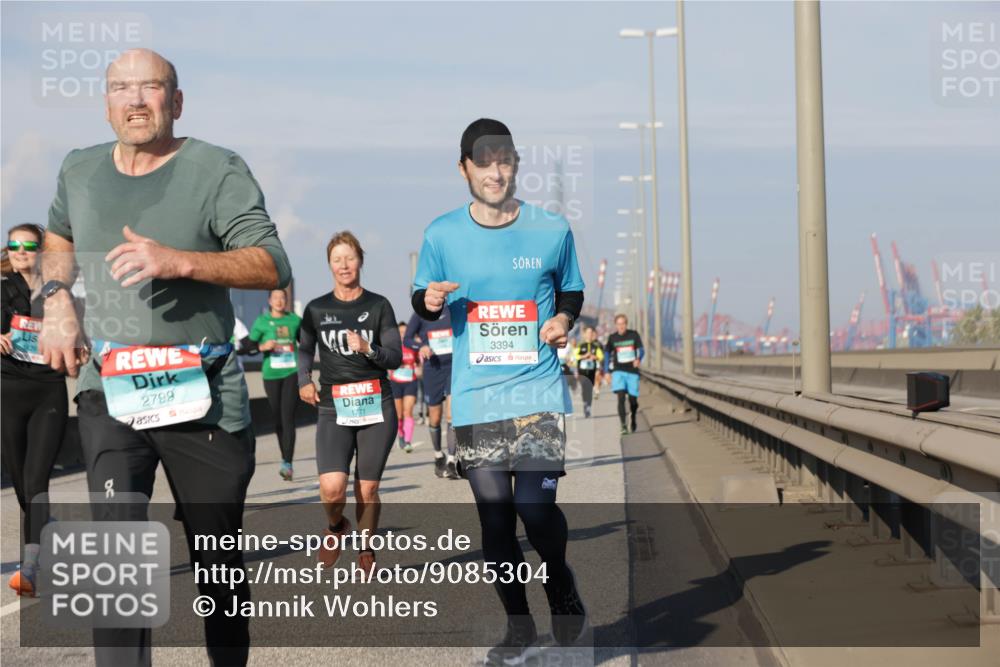 03.10.2025 - Köhlbrandbrückenlauf Jannik Wohlers http://msf.ph/oto/9085304 03.10.2025 09:56:48 Position 3 2799, 3394 meine-sportfotos.de