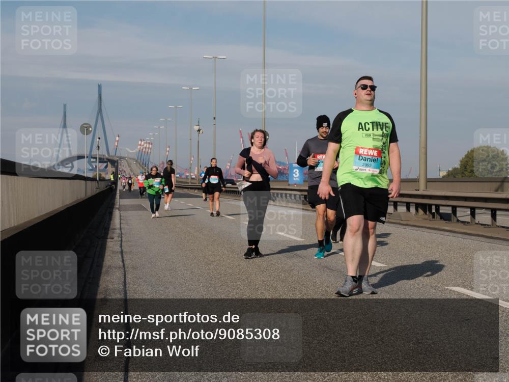 03.10.2025 - Köhlbrandbrückenlauf Fabian Wolf http://msf.ph/oto/9085308 03.10.2025 10:20:21 Position 3 3, 2992 meine-sportfotos.de