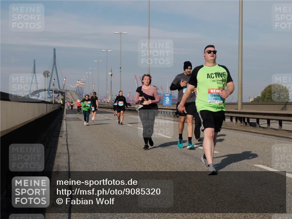 03.10.2025 - Köhlbrandbrückenlauf Fabian Wolf http://msf.ph/oto/9085320 03.10.2025 10:20:22 Position 3 3, 8225, 2992 meine-sportfotos.de