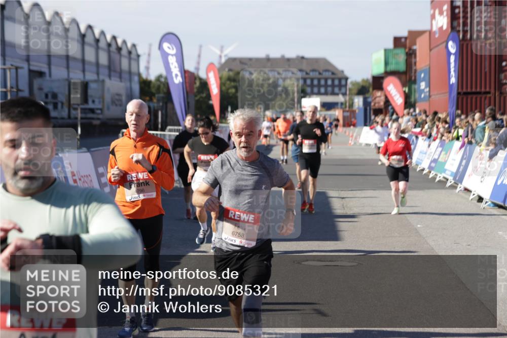 03.10.2025 - Köhlbrandbrückenlauf Jannik Wohlers http://msf.ph/oto/9085321 03.10.2025 13:18:36 Ziel 4154, 4280, 4341, 4606, 4796, 4812, 4819, 4826, 4882, 5115, 5178, 5192, 6084, 6429, 6596, 6700, 6758 meine-sportfotos.de