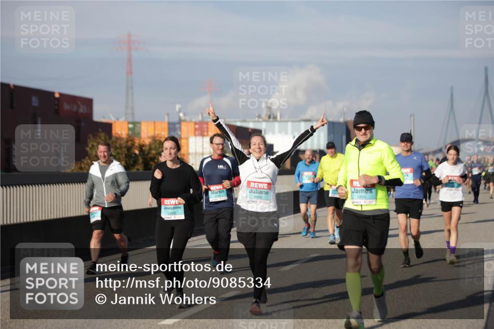 03.10.2025 - Köhlbrandbrückenlauf Jannik Wohlers http://msf.ph/oto/9085334 03.10.2025 10:07:25 Position 3 2289, 2356, 1904 meine-sportfotos.de