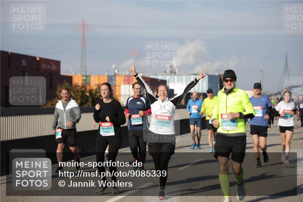 03.10.2025 - Köhlbrandbrückenlauf Jannik Wohlers http://msf.ph/oto/9085339 03.10.2025 10:07:25 Position 3 2289, 2356, 1904 meine-sportfotos.de