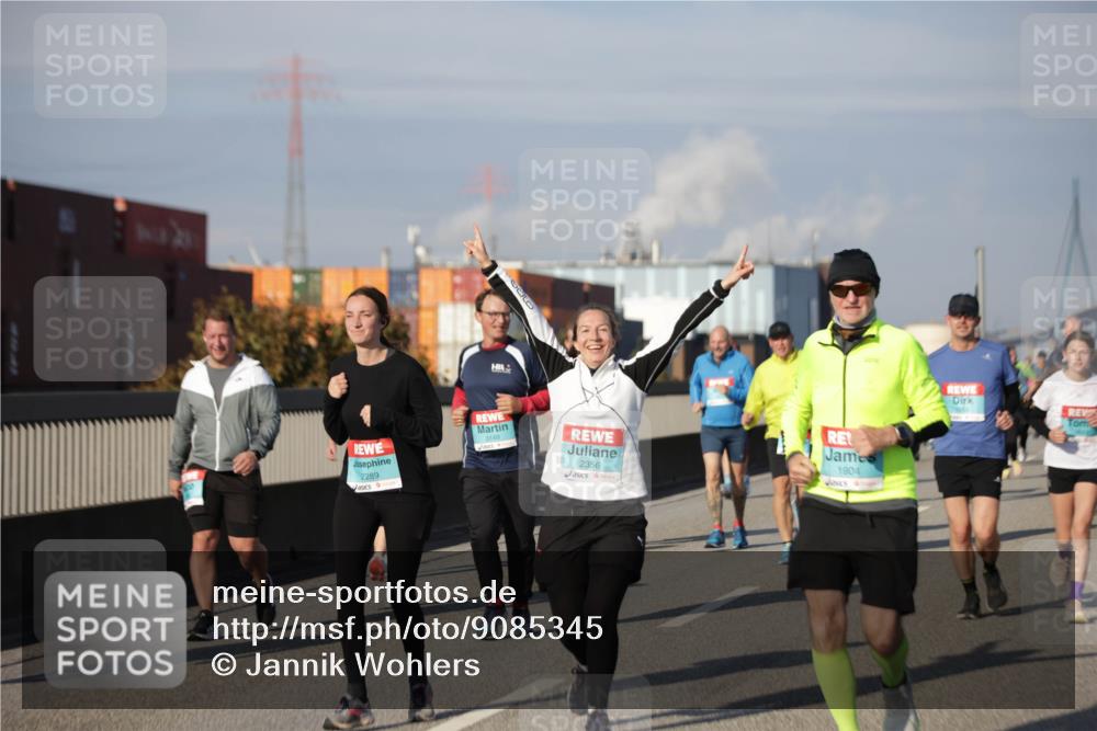 03.10.2025 - Köhlbrandbrückenlauf Jannik Wohlers http://msf.ph/oto/9085345 03.10.2025 10:07:25 Position 3 4000, 2289, 3149, 2356, 1904 meine-sportfotos.de