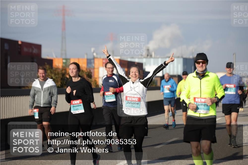 03.10.2025 - Köhlbrandbrückenlauf Jannik Wohlers http://msf.ph/oto/9085353 03.10.2025 10:07:26 Position 3 2289, 3149, 2356, 904 meine-sportfotos.de