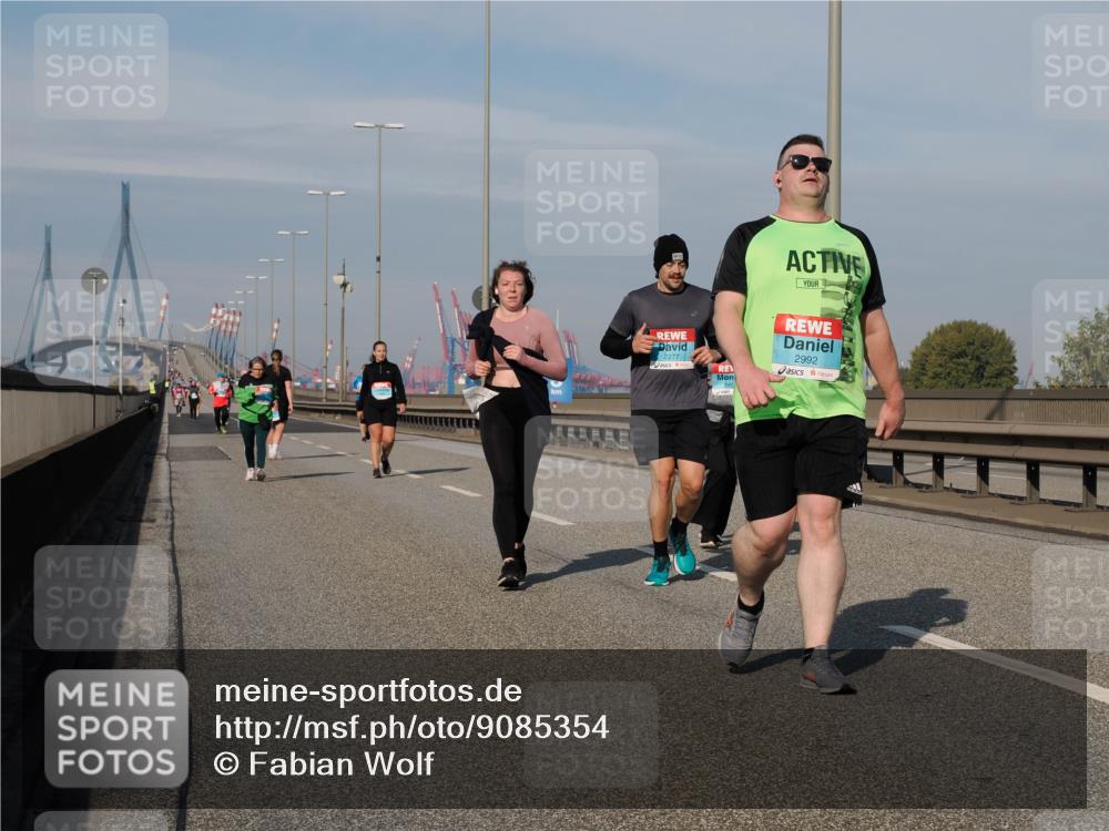 03.10.2025 - Köhlbrandbrückenlauf Fabian Wolf http://msf.ph/oto/9085354 03.10.2025 10:20:22 Position 3 2277, 2992 meine-sportfotos.de