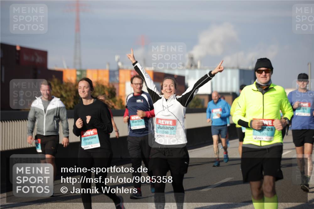 03.10.2025 - Köhlbrandbrückenlauf Jannik Wohlers http://msf.ph/oto/9085358 03.10.2025 10:07:26 Position 3 2289, 3149, 2356, 904 meine-sportfotos.de