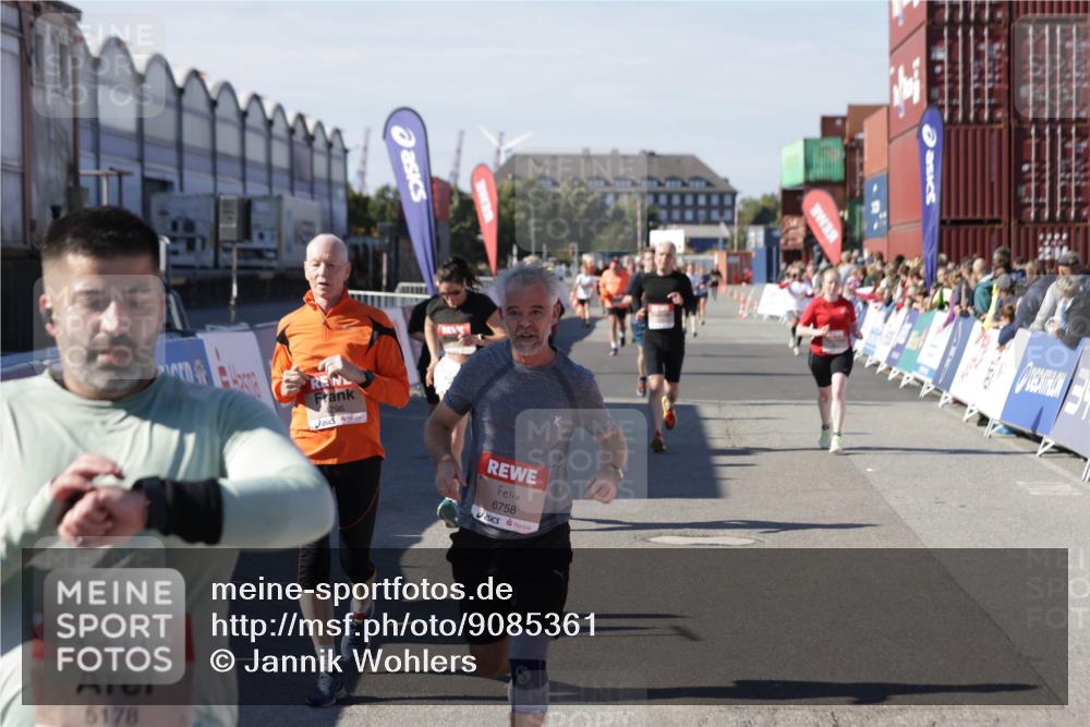 03.10.2025 - Köhlbrandbrückenlauf Jannik Wohlers http://msf.ph/oto/9085361 03.10.2025 13:18:37 Ziel 4154, 4280, 4606, 4796, 4812, 4819, 4826, 4882, 5115, 5178, 5192, 6084, 6429, 6500, 6596, 6700, 6758 meine-sportfotos.de