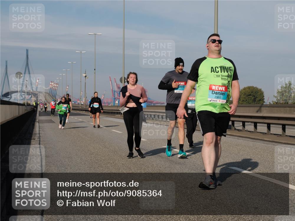 03.10.2025 - Köhlbrandbrückenlauf Fabian Wolf http://msf.ph/oto/9085364 03.10.2025 10:20:22 Position 3 2277, 2992 meine-sportfotos.de