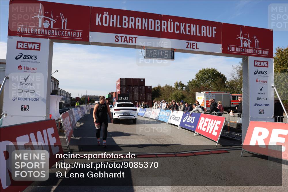 03.10.2025 - Köhlbrandbrückenlauf Lena Gebhardt http://msf.ph/oto/9085370 03.10.2025 13:54:56 Ziel 5545 meine-sportfotos.de
